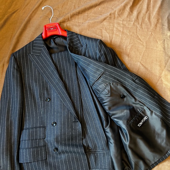 Tom Ford Dark gray suit - Picture 2 of 7